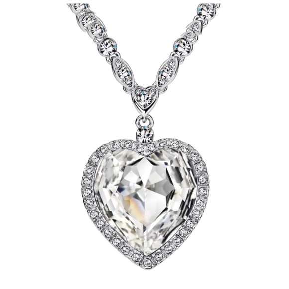 🎁 Swarovski Crystals KARRA Large Heart Necklace - Picture 2 of 7